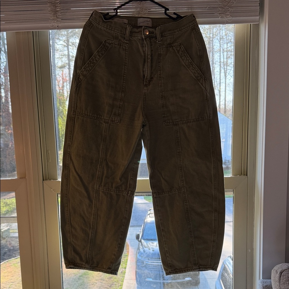Universal Thread High-Rise Women's Jeans in Olive Green